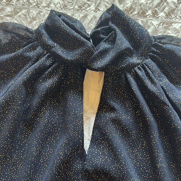 NWT. Banana Republic Navy Gold Spec Keyhole Blouse - Picture 2 of 7